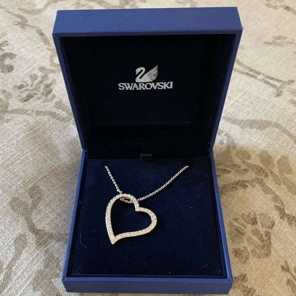 Swarovski heart pendant necklace